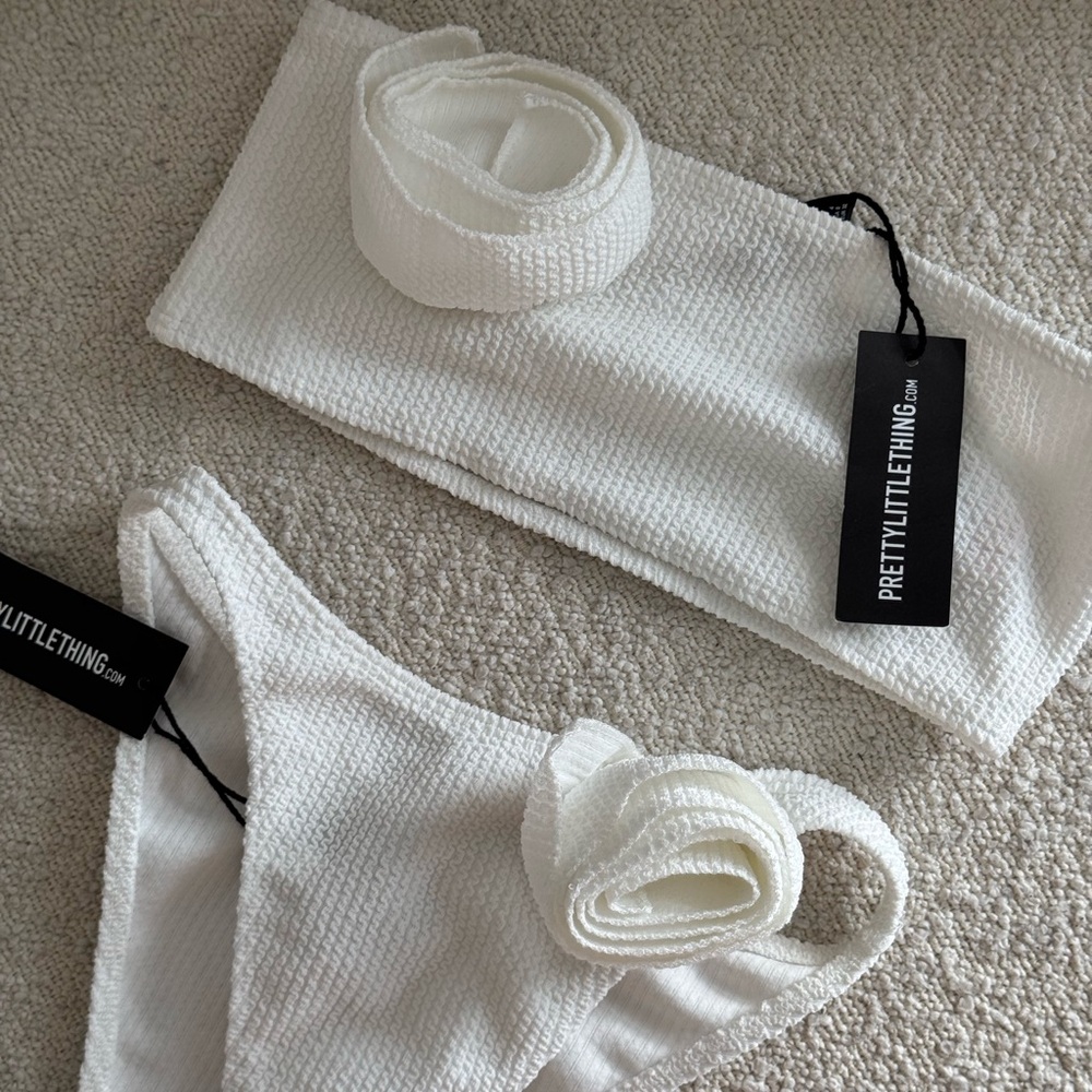 *BRAND NEW* PLT White Rosette Bikinj